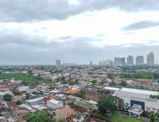 Lobby 2 Spacious Classic 1BR at Taman Beverly Apartment By Travelio