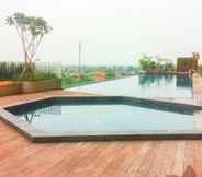 Swimming Pool 5 Minimalist and Comfort Studio Apartment at Springwood Residence By Travelio