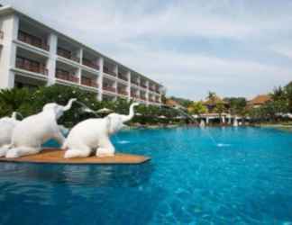 Lobby 2 Naithonburi Beach Resort