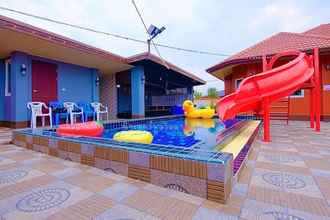 Bangunan 4 Pop Eye Pool Villa