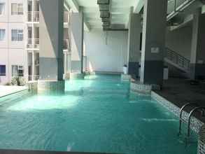 Swimming Pool 4 Comfy Studio Apartment at Harvard Jatinangor near UNPAD By Travelio