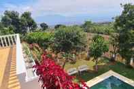 Swimming Pool Villa Marbelice