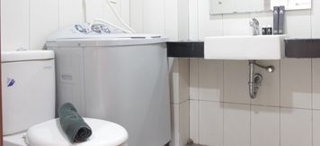 In-room Bathroom 5 Bright Studio at Dago Suites Apartment near ITB By Travelio