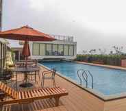 Kolam Renang 2 Cozy and Simply Studio at Dave Apartment By Travelio