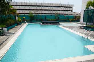 Kolam Renang 4 Good and Spacious 3BR Pangeran Jayakarta Apartment By Travelio