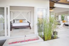 침실 Enjoy a Second Honey Moon Villa