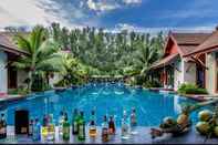 Swimming Pool L'esprit de Naiyang Beach Resort