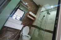 ห้องน้ำภายในห้อง Loka Hotel Nha Trang