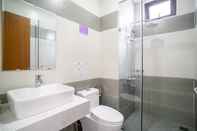 In-room Bathroom The NAVIS Hotel & Apartment 