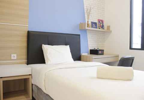 Kamar Tidur Near BINUS University Studio Semi Apartment at The Lodge Paskal By Travelio