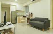 พื้นที่สาธารณะ 4 Modern and Brand New 2BR Meikarta Apartment By Travelio