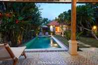 Swimming Pool Treviso Bali Villa