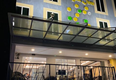 Luar Bangunan Royal Inn Maumbi