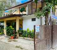 Exterior 6 RedDoorz Hostel @ Bunakidz Lodge El Nido Palawan