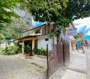 Exterior 5 RedDoorz Hostel @ Bunakidz Lodge El Nido Palawan