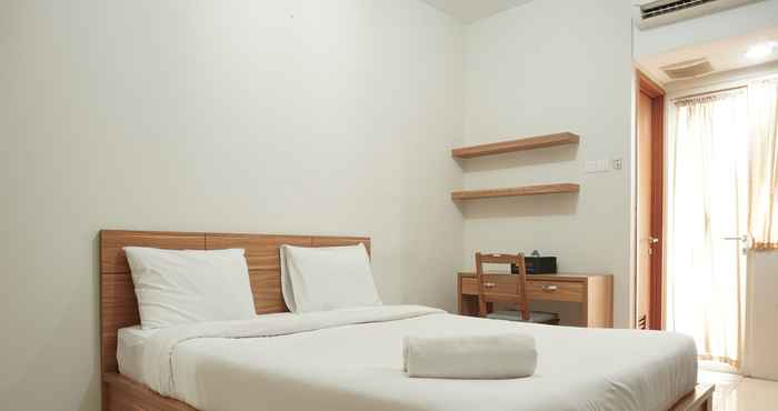 Kamar Tidur Strategic and Cozy Place Studio at Margonda Residence 4 Apartment By Travelio