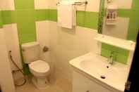 Toilet Kamar Panmanee Hotel