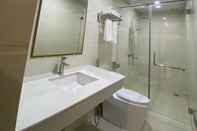 ห้องน้ำภายในห้อง NB Hoang Gia 1 Hotel