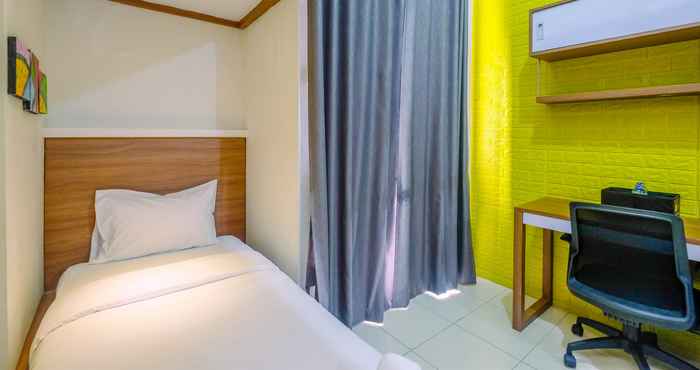 Bilik Tidur Cozy Living Studio at Dave Apartment near UI By Travelio