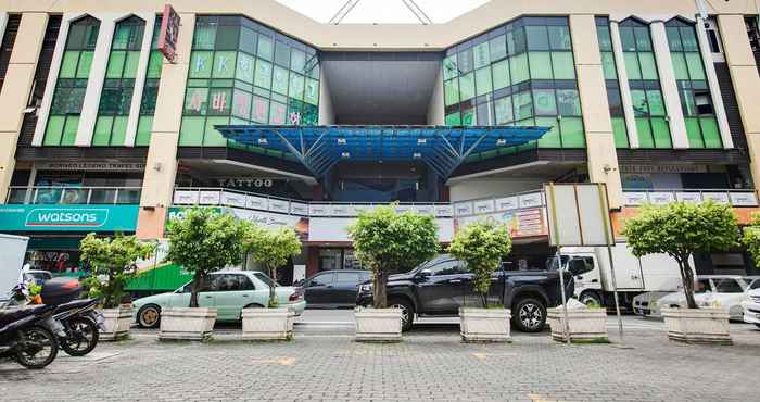 Luar Bangunan Capsule Inn