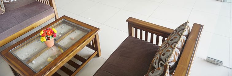 大堂 Near Metro Indah Mall 1BR at Tamansari Panoramic Apartment By Travelio