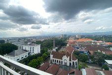 Atraksi di Area Sekitar Well Appointed and Deluxe 2BR at El Royale Apartment By Travelio