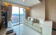 Lobi 4 Well Appointed and Deluxe 2BR at El Royale Apartment By Travelio