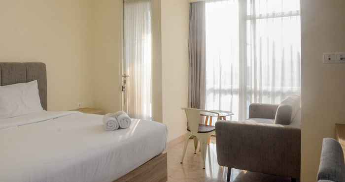 Kamar Tidur Great Location Studio Apartment at Menteng Park By Travelio