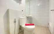 In-room Bathroom 5 Comfy & Strategic Location 2BR Apartment at Newton Residence near Tol Buah Batu By Travelio