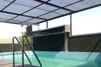 Swimming Pool Eko Guest House Syariah