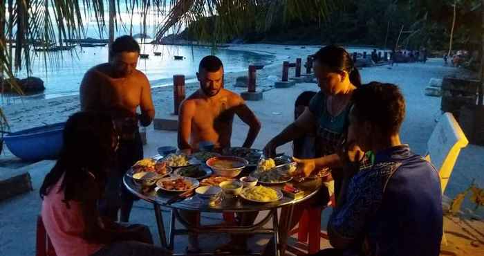 Restaurant Cham Island Lau Thu Homestay