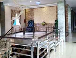 Lobby 2 Hotel Grand Mempura