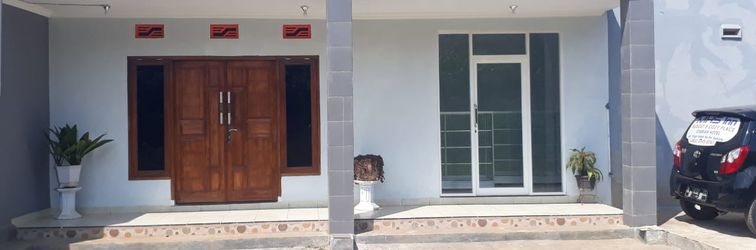 Lobby Villa Pondok MHS