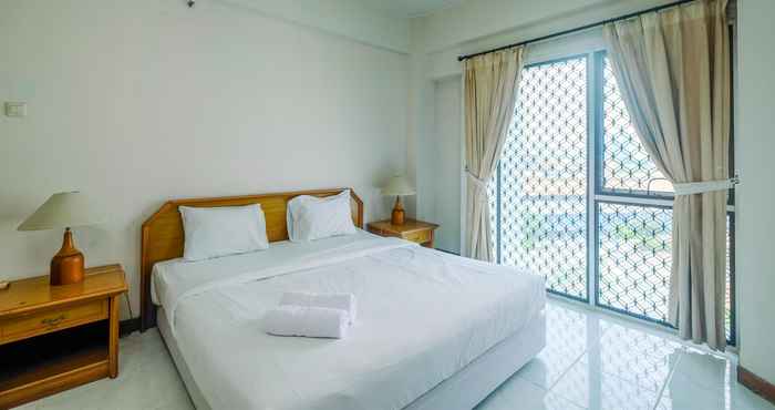 Bedroom Strategic and Spacious 3BR Kondominium Juanda Apartment By Travelio