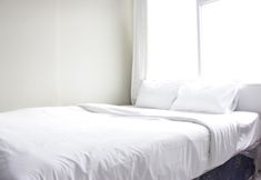 Kamar Tidur 7 Homey and Relaxing 3BR Apartment at The Jarrdin Cihampelas By Travelio