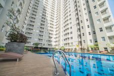Swimming Pool Pleasant 1BR Apartment near UNPAR at Parahyangan Residence By Travelio