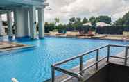 Kolam Renang 4 Homey Studio Apartment at Pakubuwono Terrace By Travelio