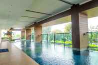 Swimming Pool Luxurious Studio Apartment at Capitol Suites By Travelio