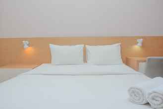 Bedroom 4 Stylish and Comfort Studio Signature Park Tebet Apartment By Travelio