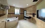 Phòng tắm bên trong 5 DTT Galaxy Tam Chuc