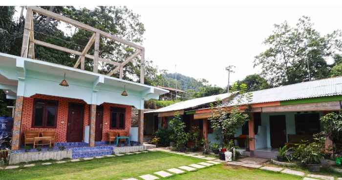 Bên ngoài Fadhil Guest House