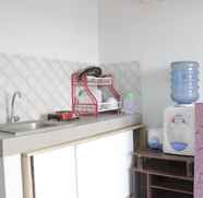 Ruang Umum 4 Comfy and Fresh 2BR Apartment at Mekarwangi Square Cibaduyut By Travelio