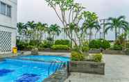 Kolam Renang 7 Good and Strategic Studio Margonda Residence 5 Apartment By Travelio