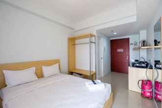 ห้องนอน 4 Comfy and Homey Studio Tamansari Mahogany Apartment By Travelio