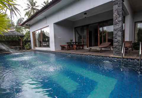 Swimming Pool Villa Adem Pakem