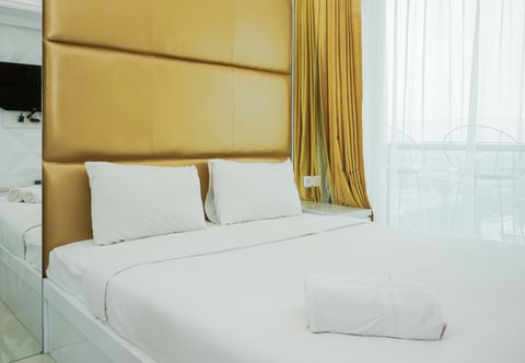 Bedroom Modern and Comfort Studio at Tree Park Cikokol Apartment By Travelio