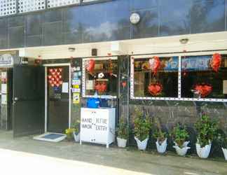 Lobby 2 RedDoorz @ Western Highway Lodge Hotel - Vaccinated Staff 