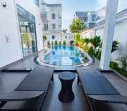 Swimming Pool 5 Palm 29 Pool Villa Vung Tau