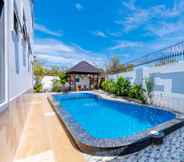 Swimming Pool 4 Palm 28 Pool Villa Vung Tau