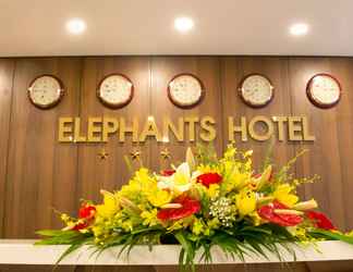 Lobby 2 Elephants Hotel